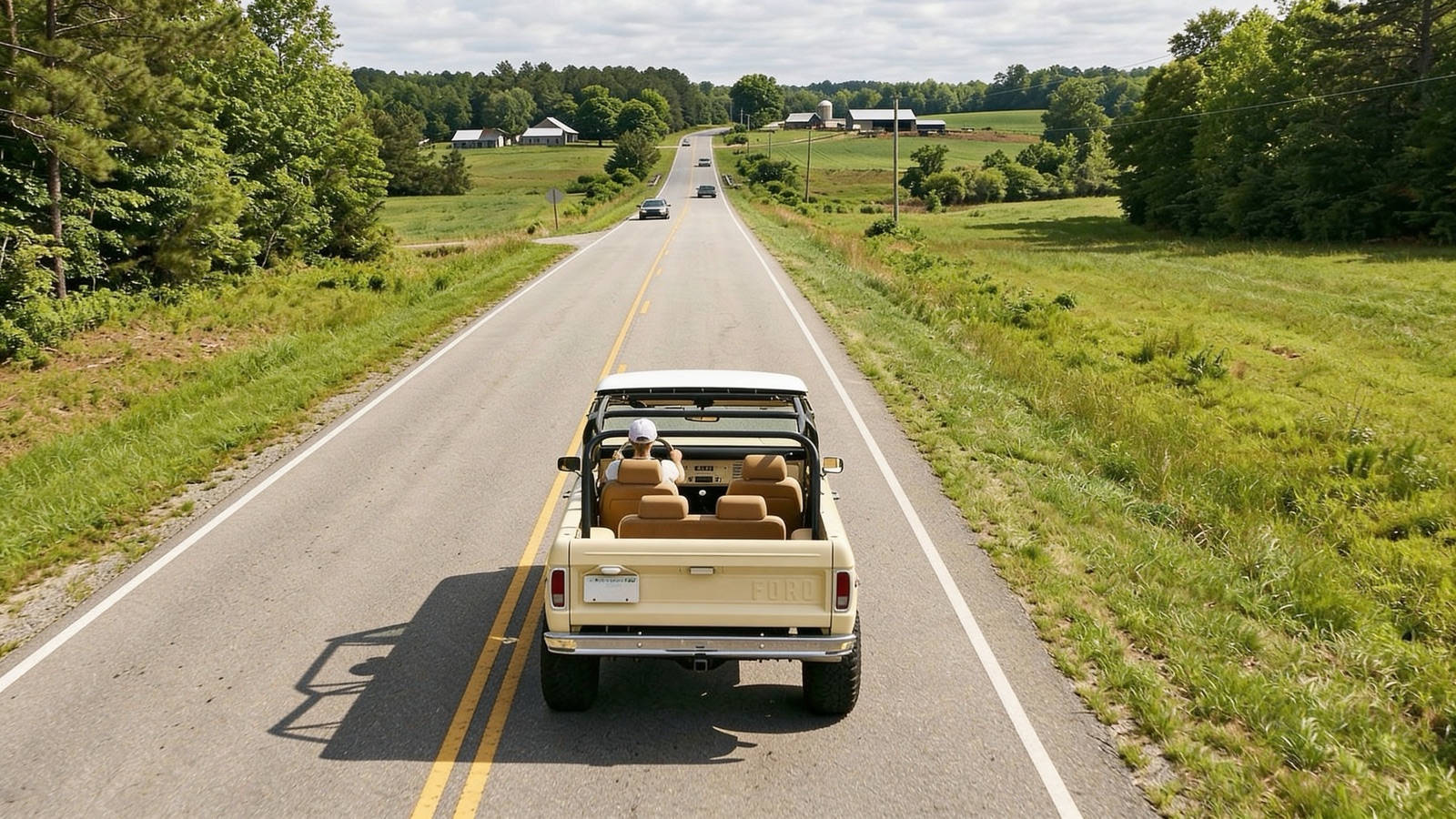 Ford Bronco — Hero